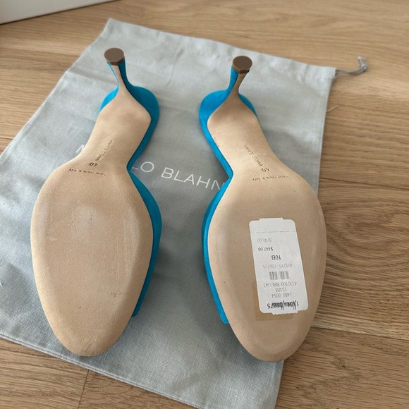 Manolo Blahnik Jada Suede Mule Sandals - Picture 5 of 8